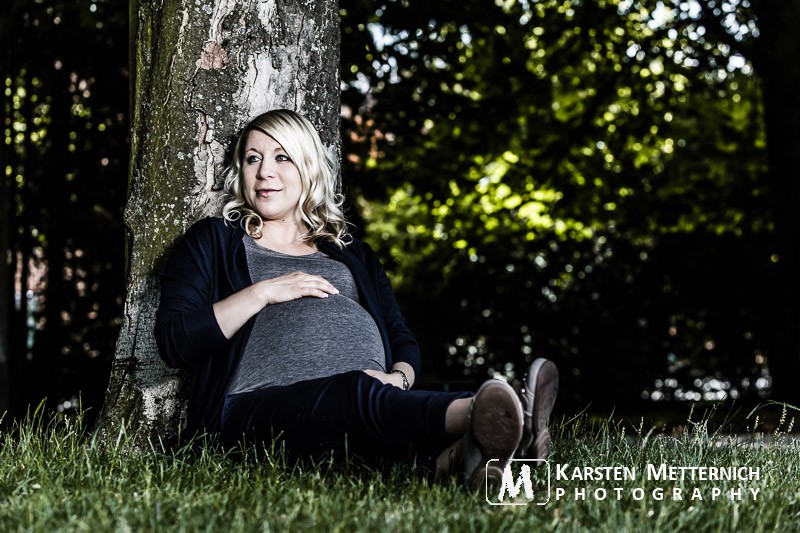 Babybauch Shooting im Freien