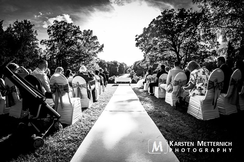 Die Trauung dann bei herrlichem Sonnenschein