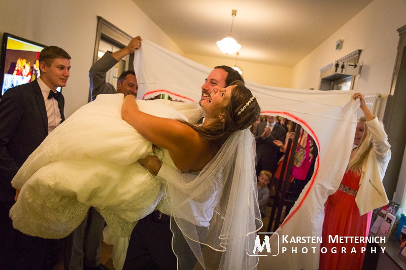 Nach getaner Arbeit auf zur Feier!