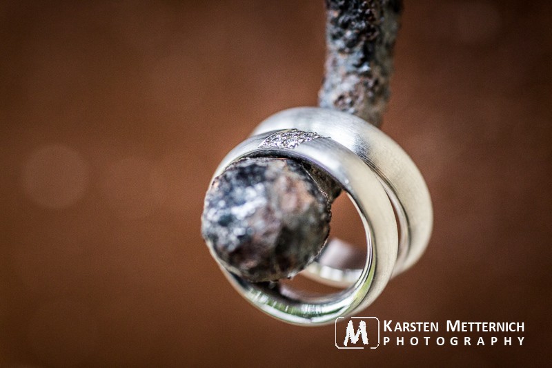 Bilder von den Ringen dürfen auf keiner Hochzeit fehlen