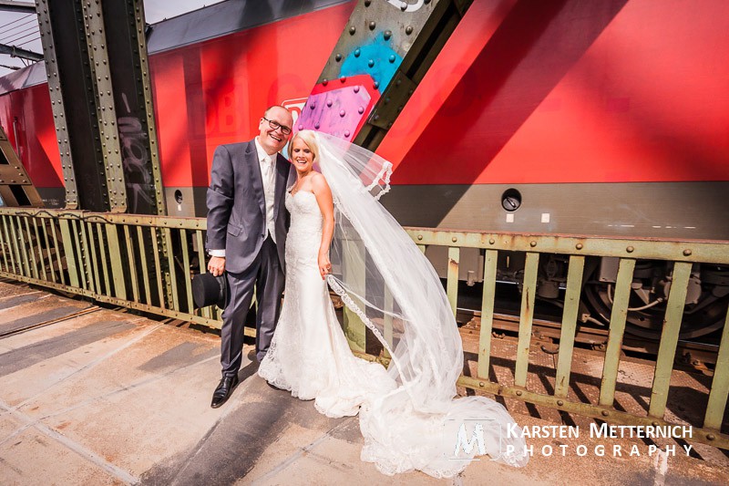 Viel los auf der Eisenbahnbrücke