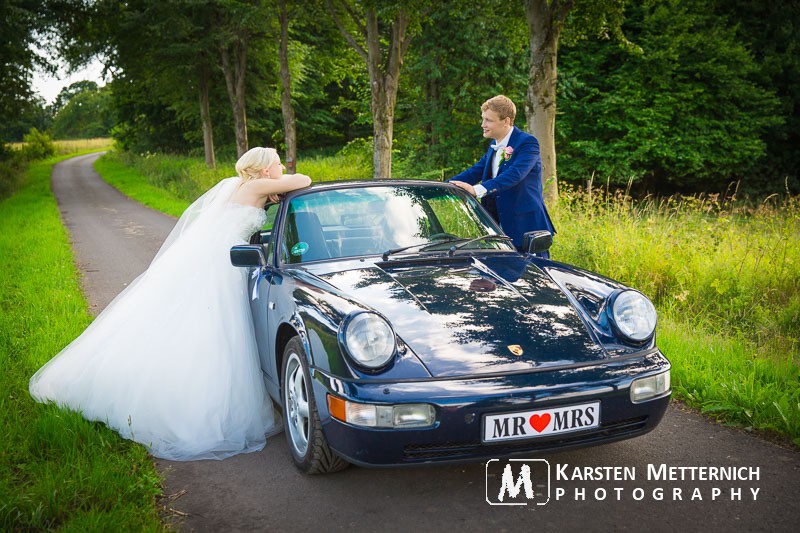 Mit dem Hochzeitsauto ist man ja auch schnell unterwegs