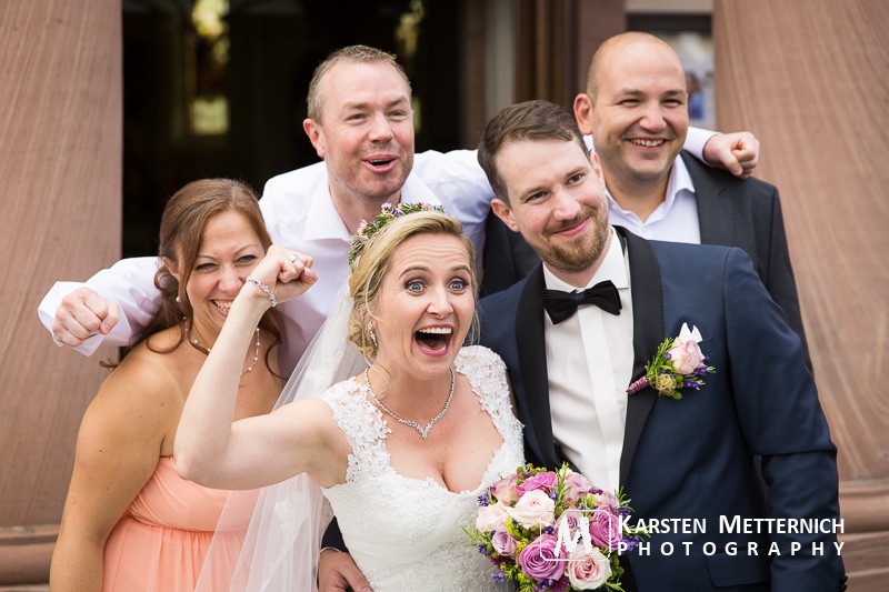 Und die Braut crasht ihre eigene Hochzeit