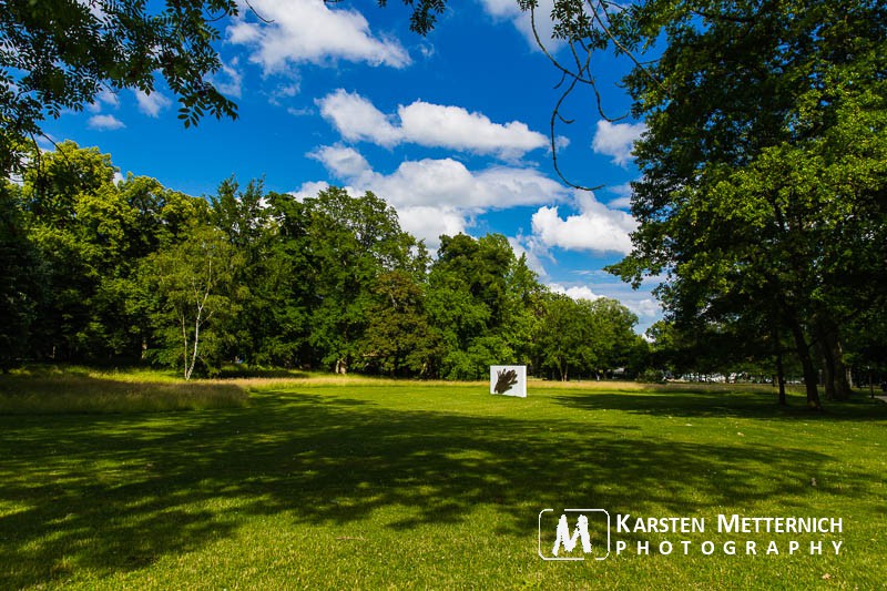 Herrliches Spiel von Licht und Schatten für Hochzeitsbilder im Kurpark Bad Homburg